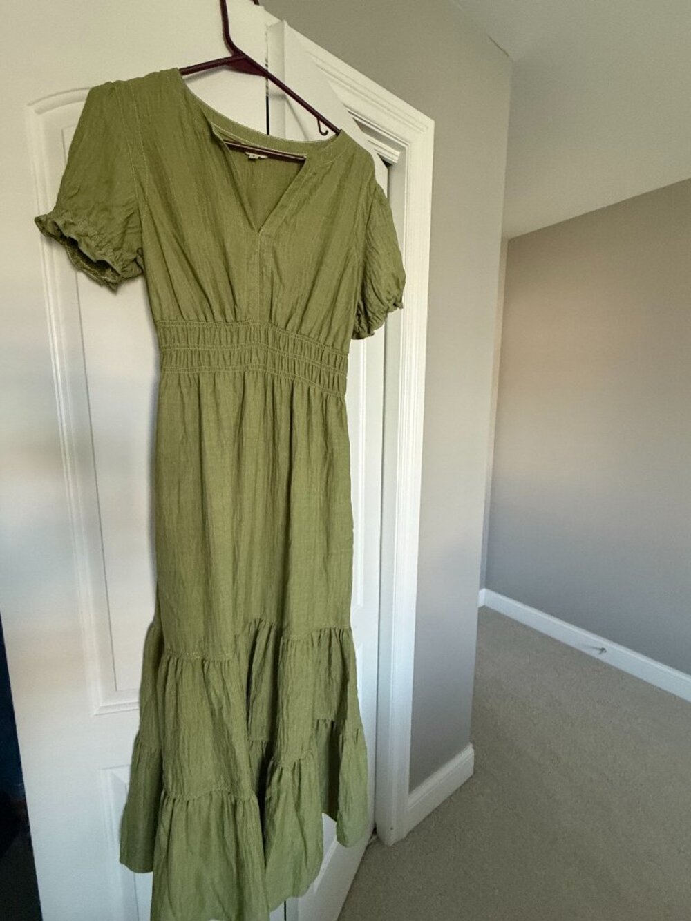 Excellent Like New Cond Size Small Green Max Studio London tiered dress Smocked